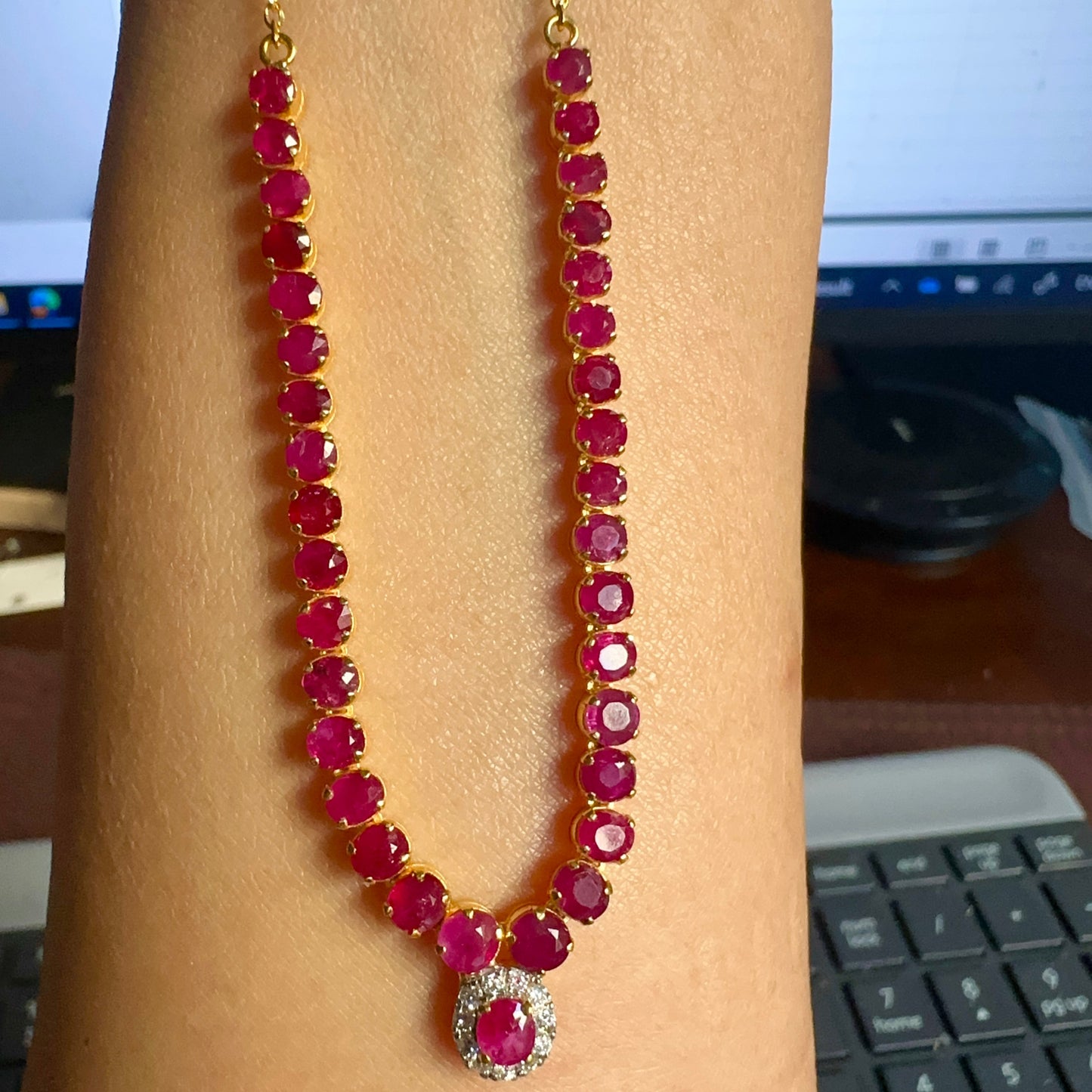 Eternal Red Elegance – Natural Unheated Burmese Ruby, Natural Diamonds & 18K Gold Masterpiece