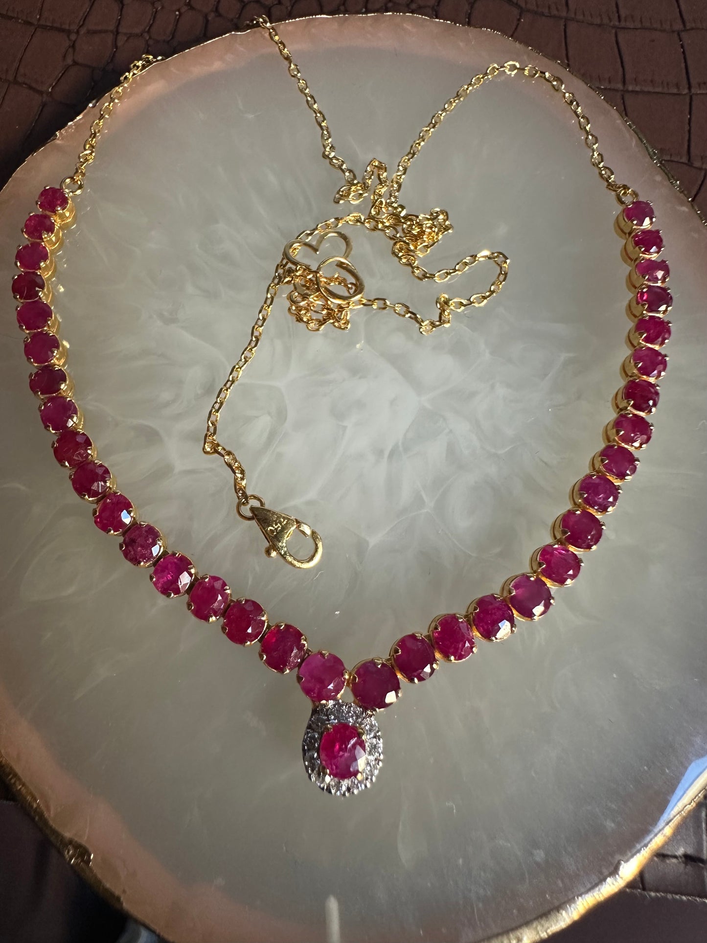 Eternal Red Elegance – Natural Unheated Burmese Ruby, Natural Diamonds & 18K Gold Masterpiece