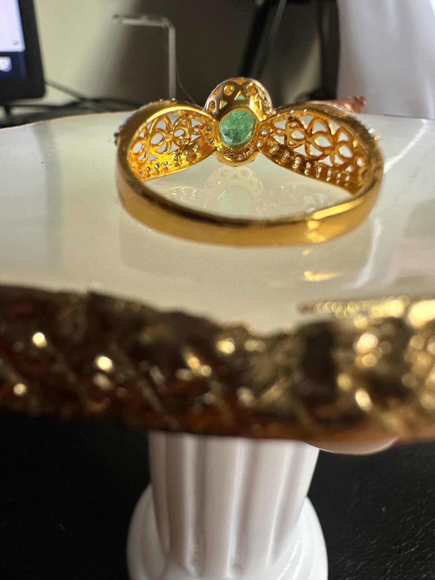 Crystal-clear, high-quality Natural Emerald and Natural Diamonds Ring in 20K Solid Gold