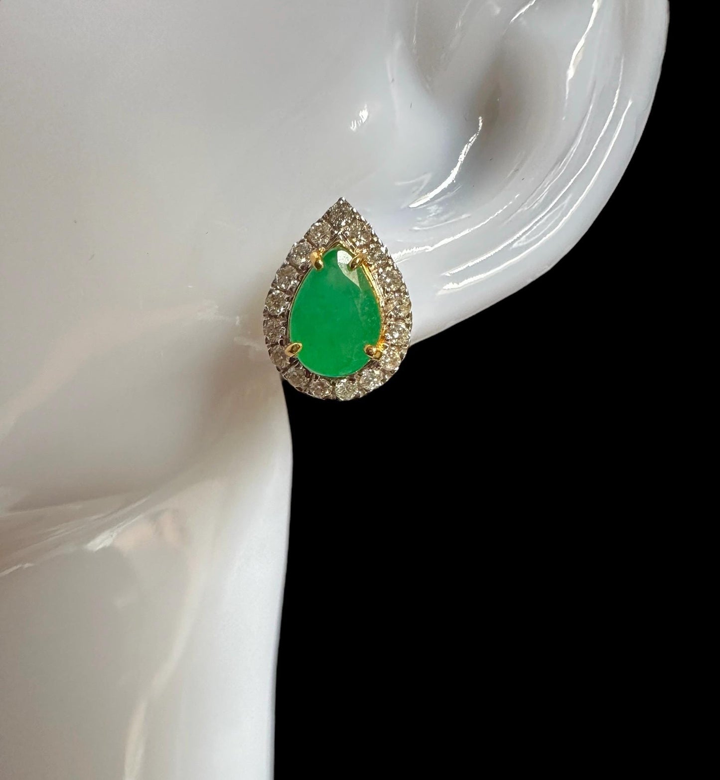Beautiful Natural Emerald (2.3CT) and Natural Diamonds Earrings in 20K Solid Gold