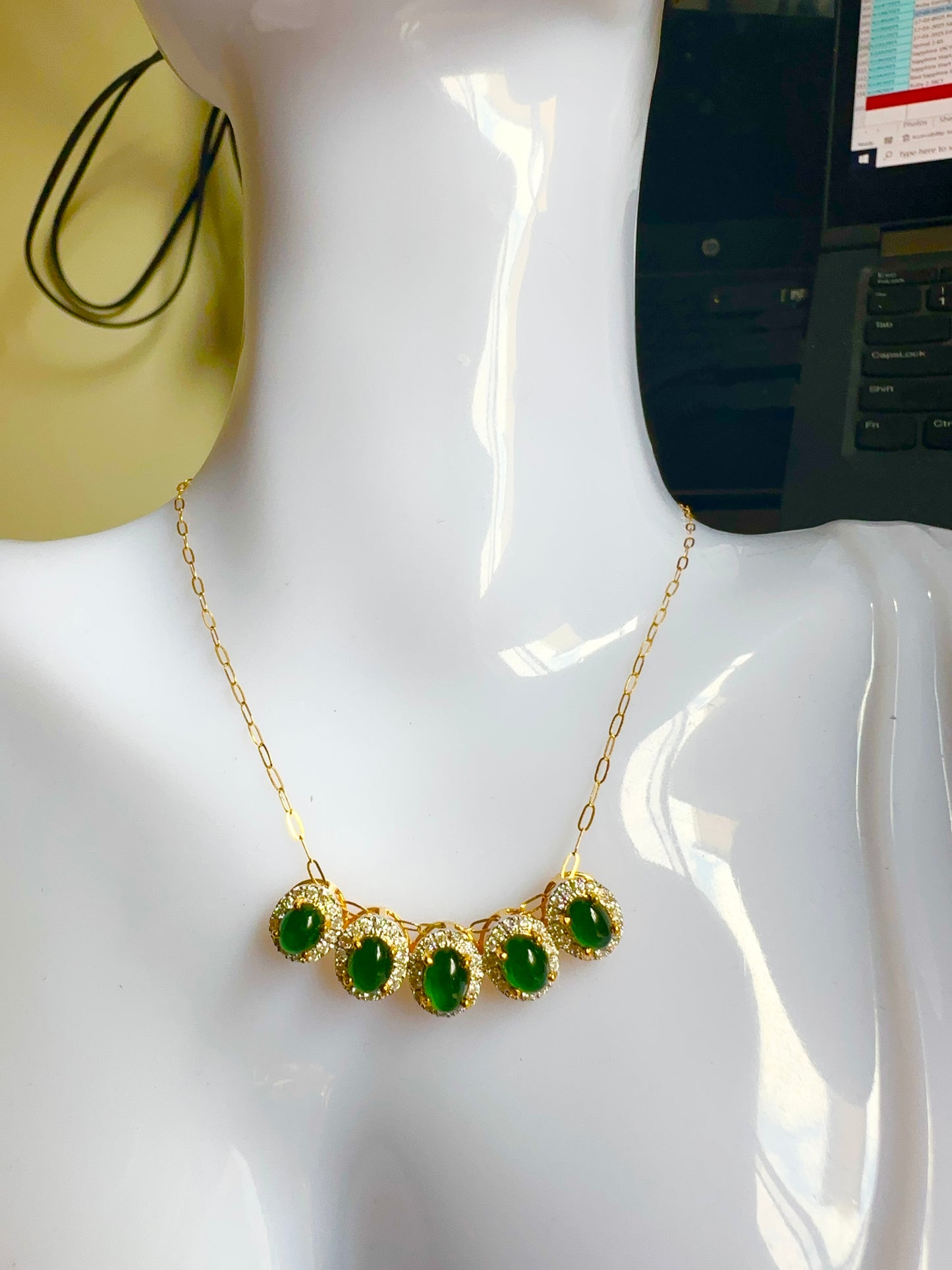 Natural Burmese Jadeite Jade and Natural Diamonds Pendant in Solid Gold.