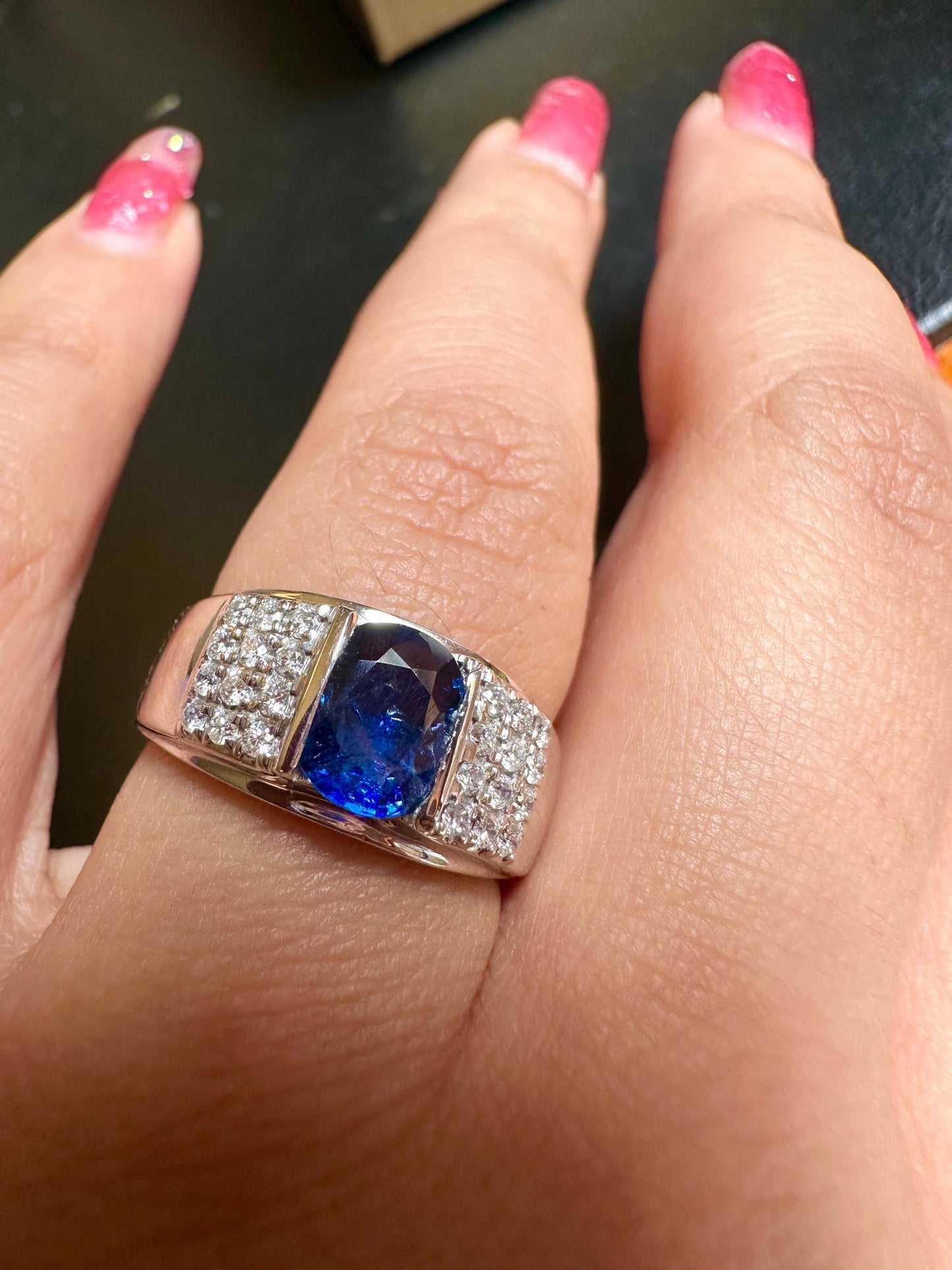 Unisex Natural Unheated Sapphire and Natural Diamond Ring in 18K Solid Gold