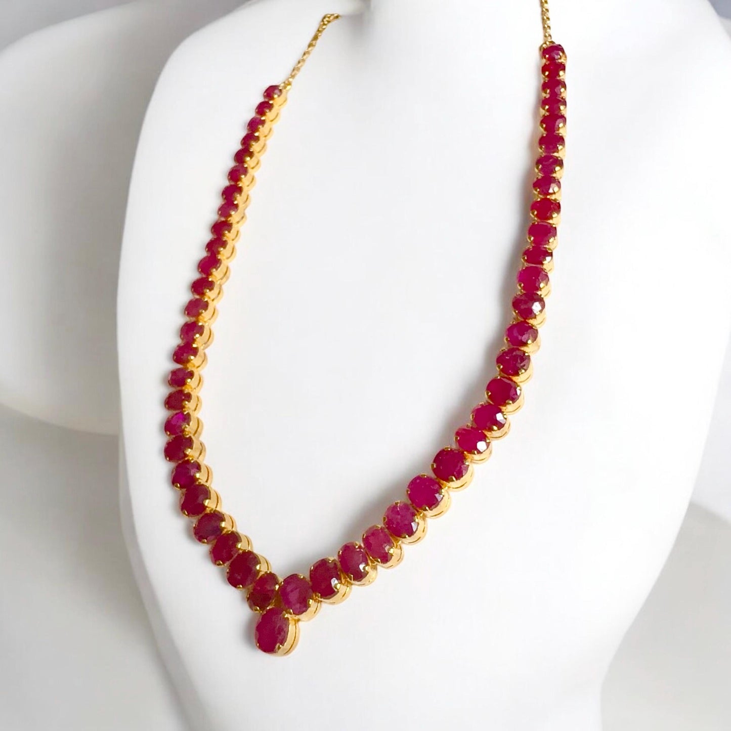 Total estimated 20CT Natural Unheated Burma Ruby necklace/tennis necklace in 20K Gold
