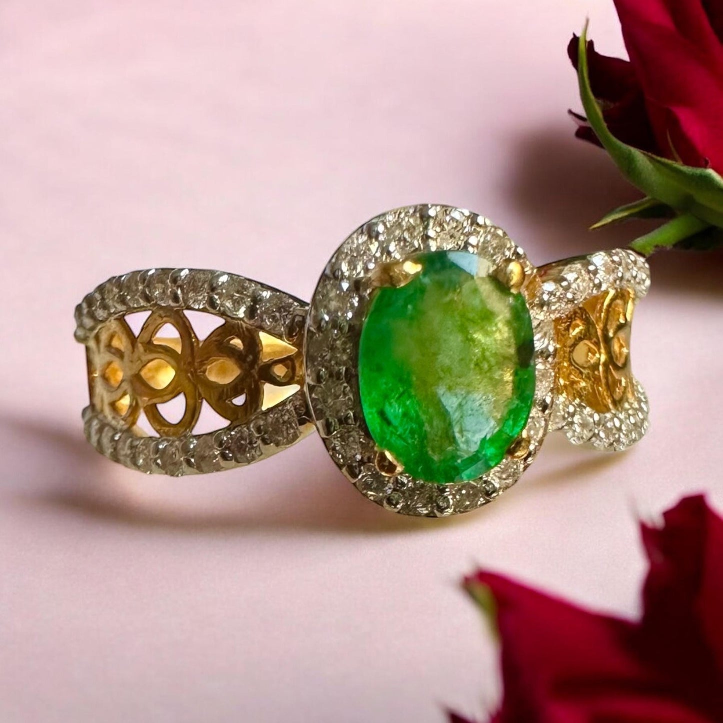 Crystal-clear, high-quality Natural Emerald and Natural Diamonds Ring in 20K Solid Gold