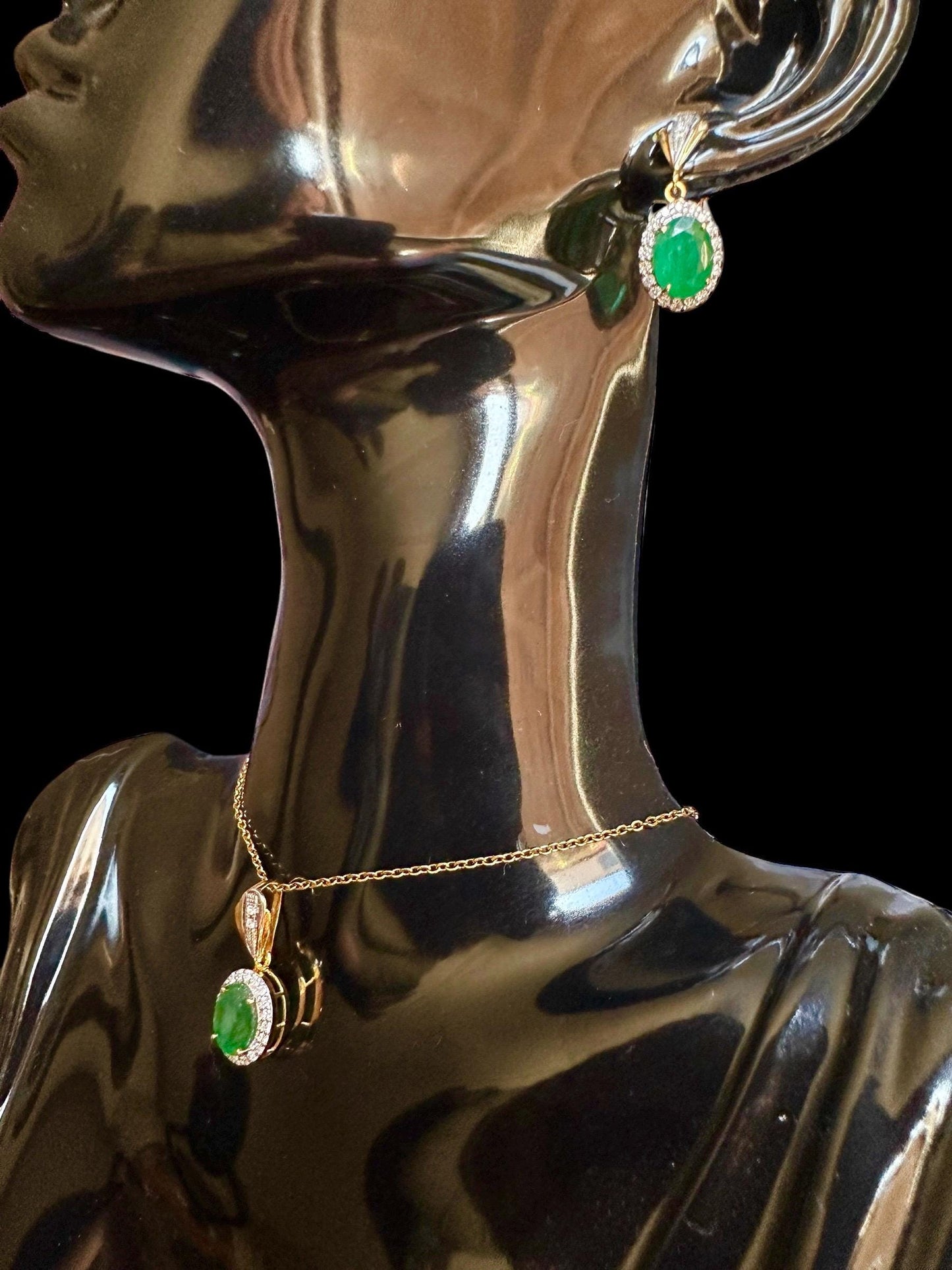 Natural Emerald and Natural Diamonds Earrings and Pendant Set in 20K Solid Gold
