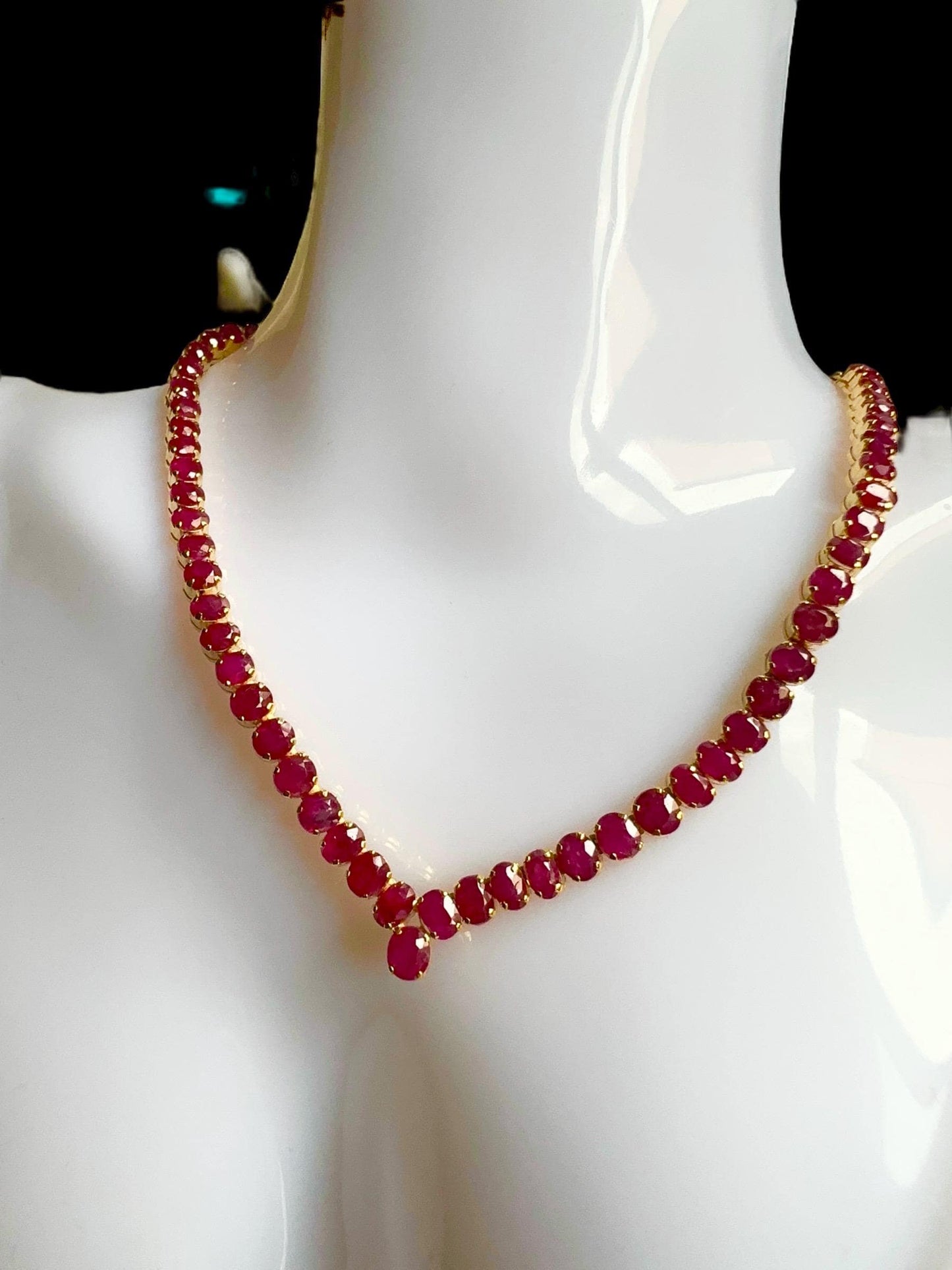 Total estimated 20CT Natural Unheated Burma Ruby necklace/tennis necklace in 20K Gold