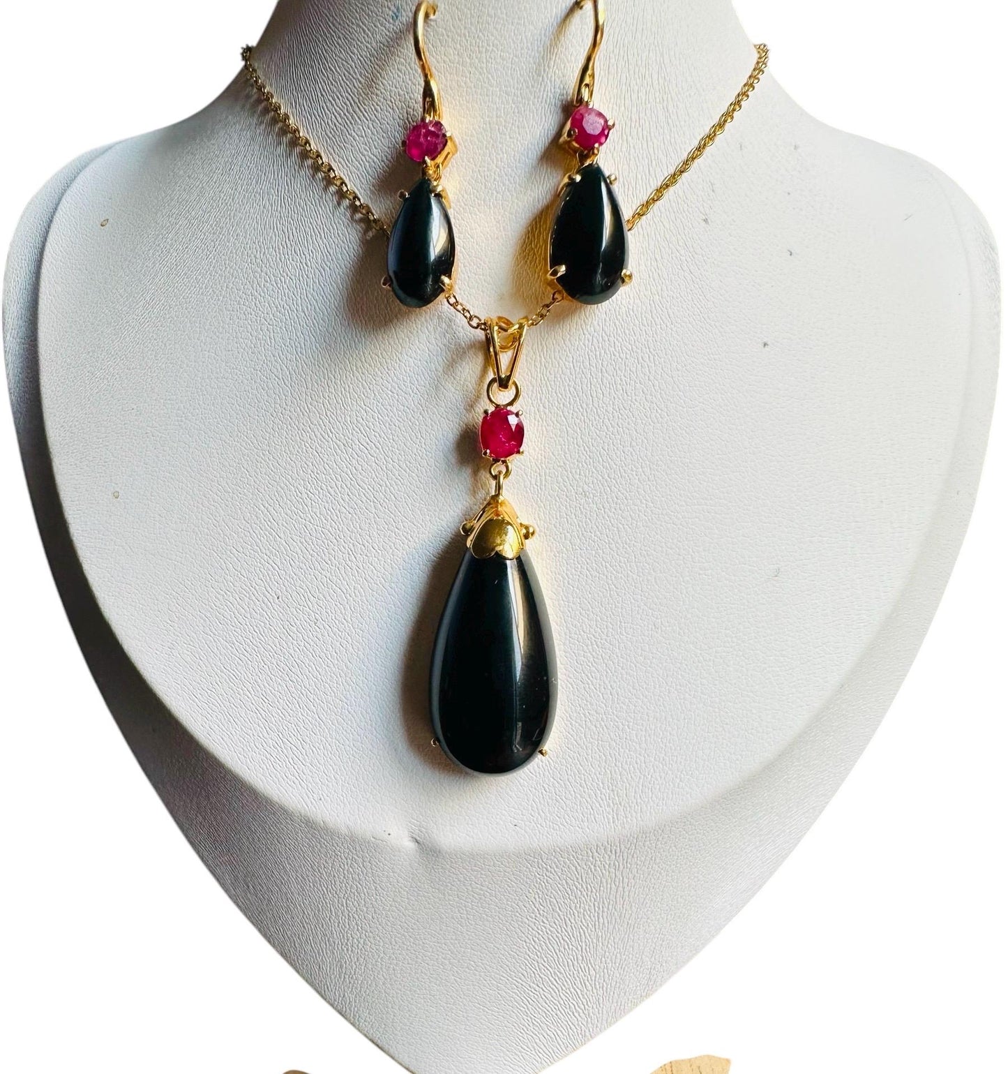 HighQuality Natural Burmese Black Jadeite Jade(Type A) Pendant and Earrings(TW 20.93CT)with Natural Burmese Ruby in 20K Solid Gold.