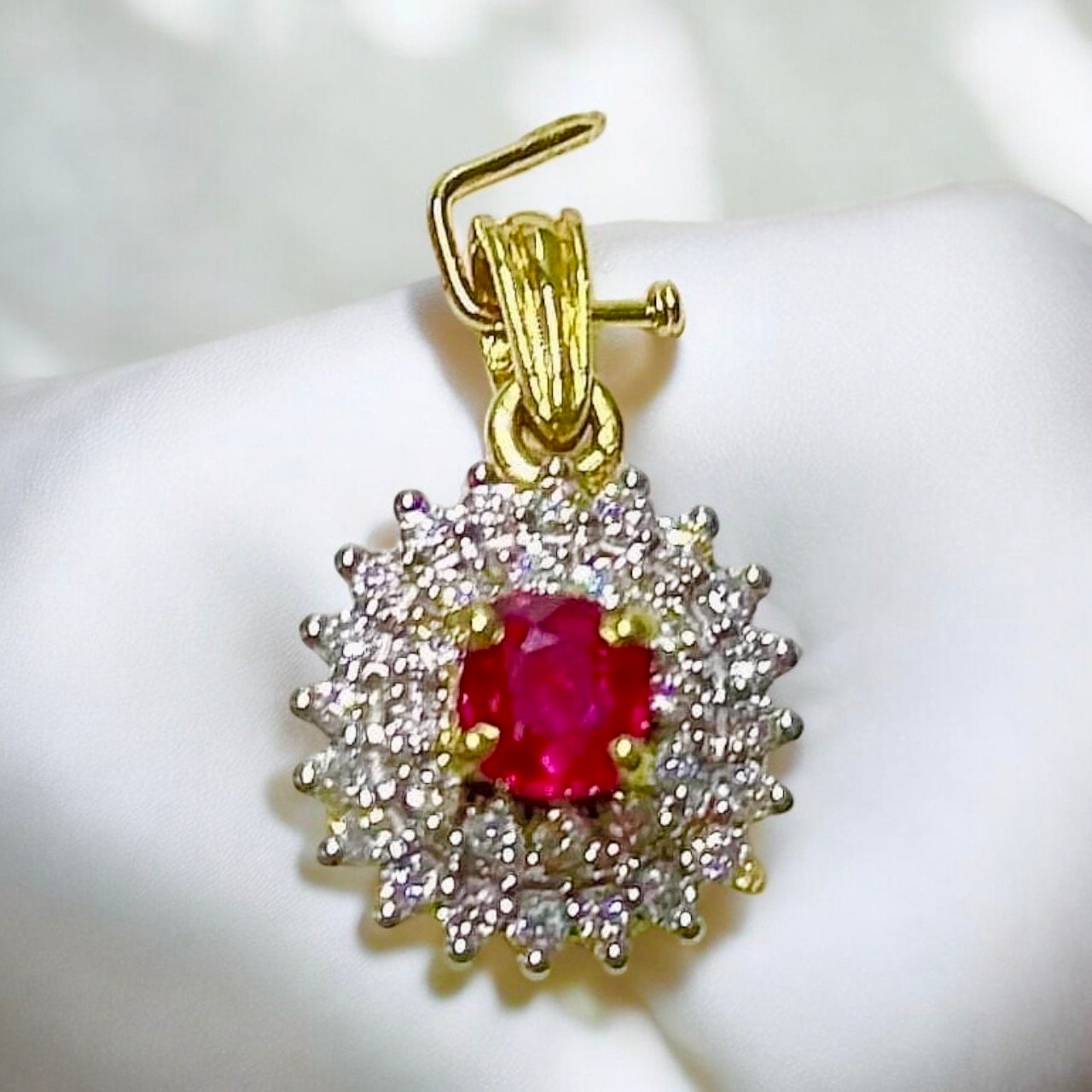 Beautiful Pendant with Natural Unheated Burma Ruby and Natural Diamonds in 20K Solid Gold