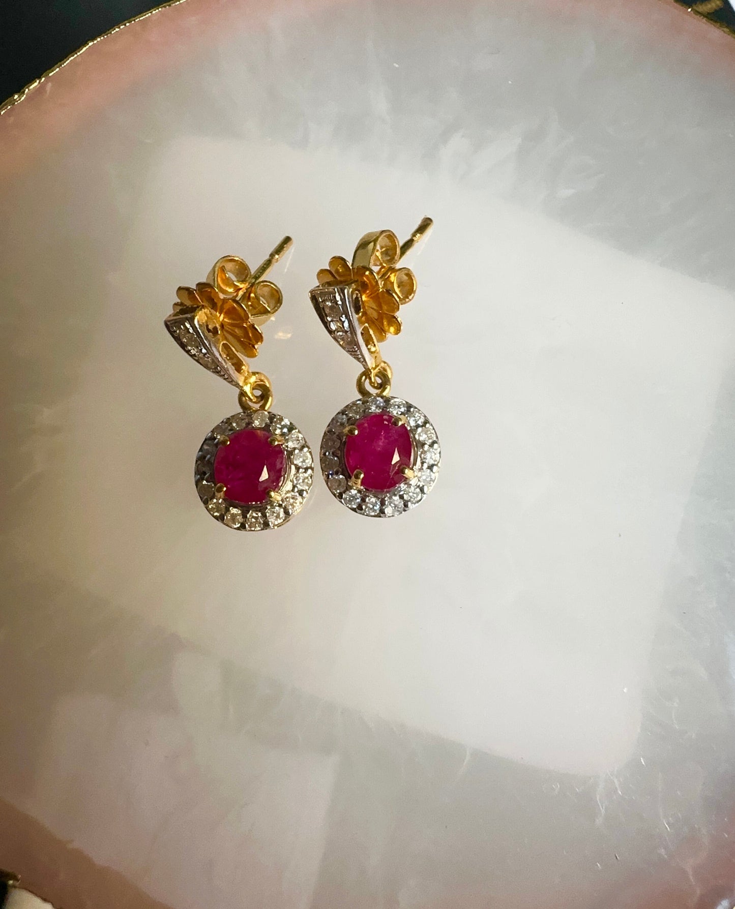 Teardrop style Natural unheated Burmese ruby (2CT) and natural diamond earrings in 20K solid gold