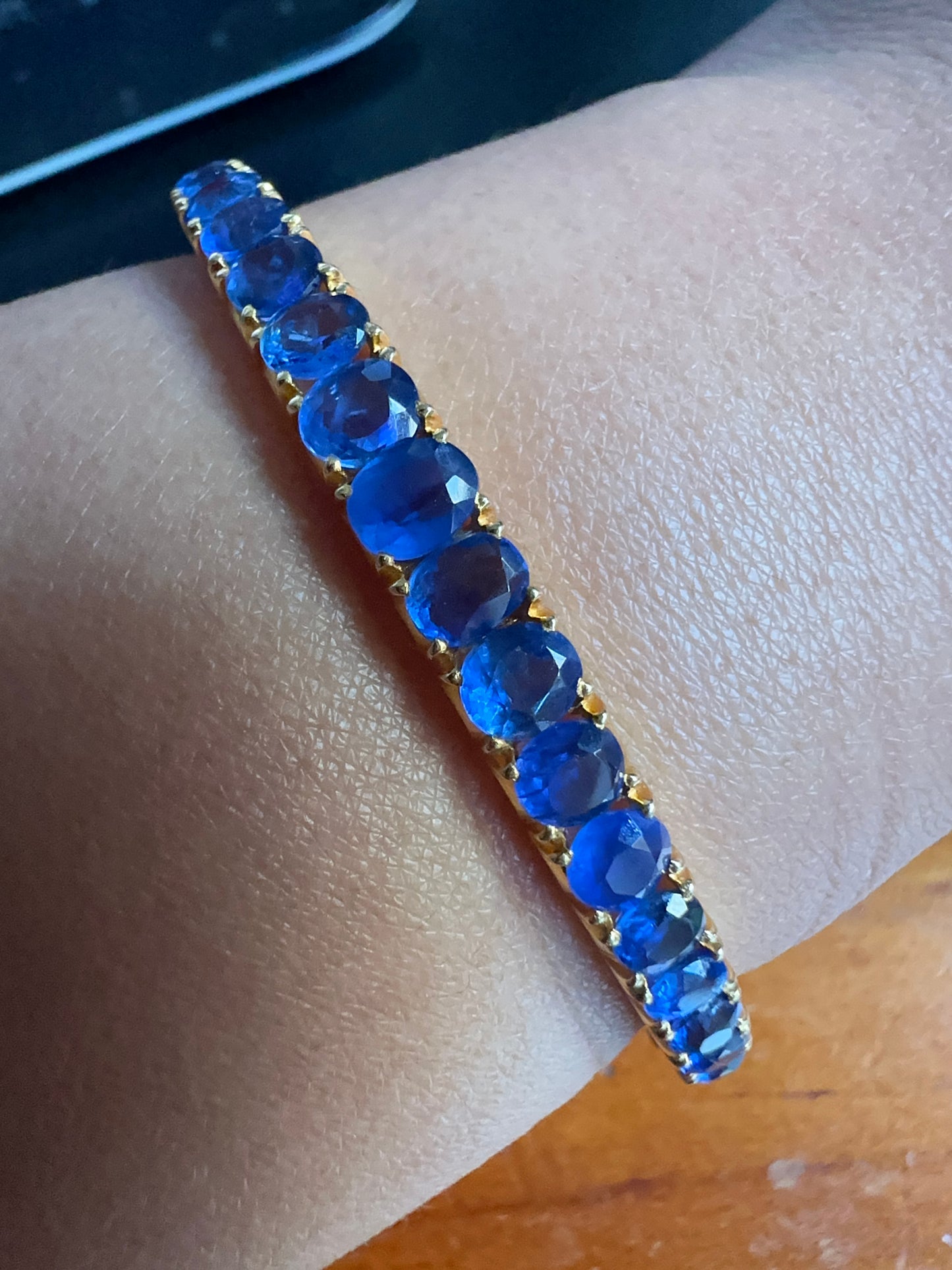 Natural Unheated Burmese Sapphire (7CT) Bangle in 20K Solid Gold