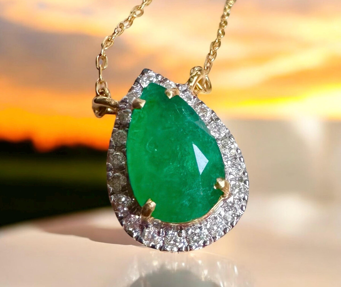 Beautiful Natural Emerald and Natural Diamonds Earrings and Necklace Set