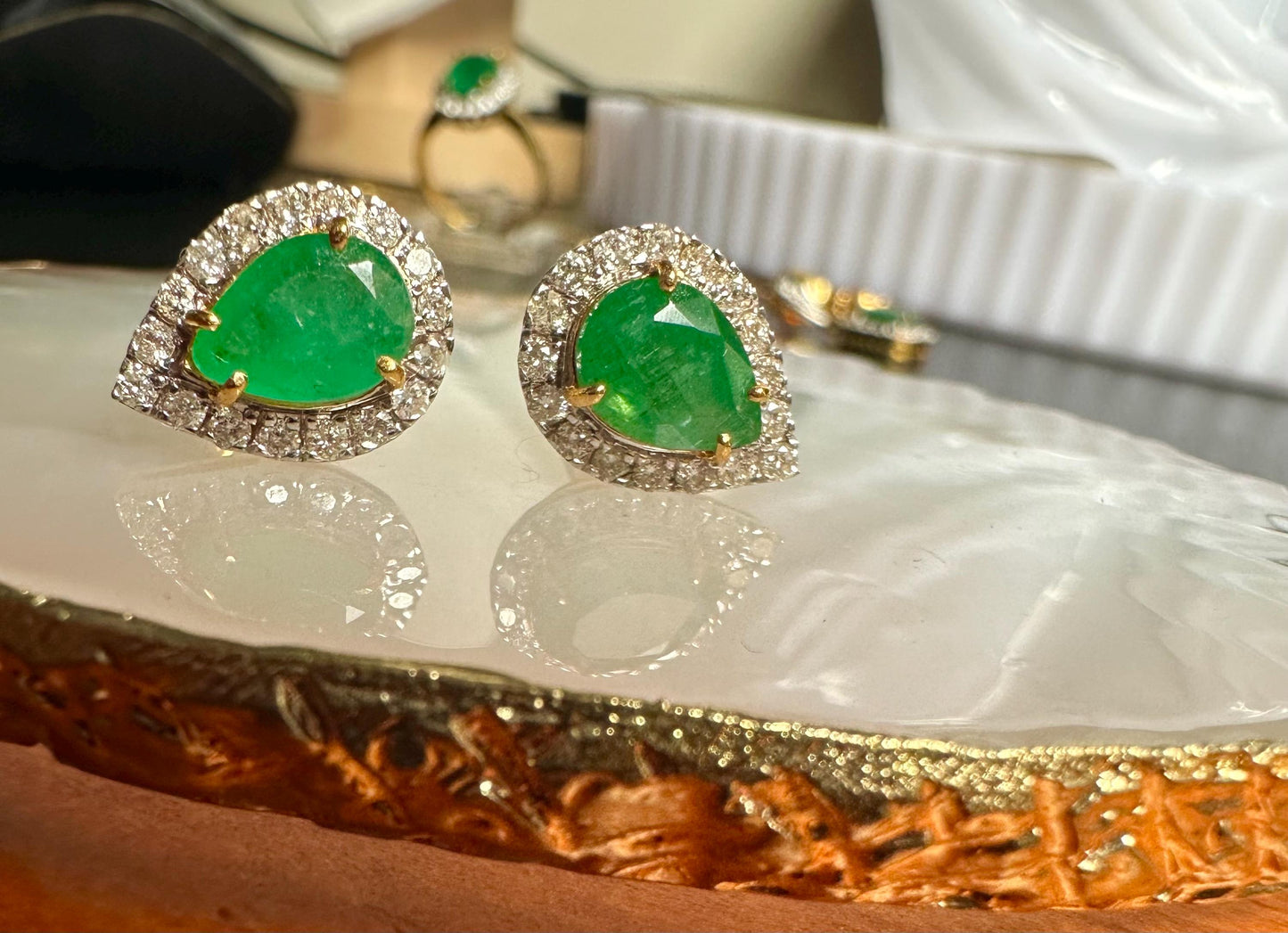 Beautiful Natural Emerald (2.3CT) and Natural Diamonds Earrings in 20K Solid Gold