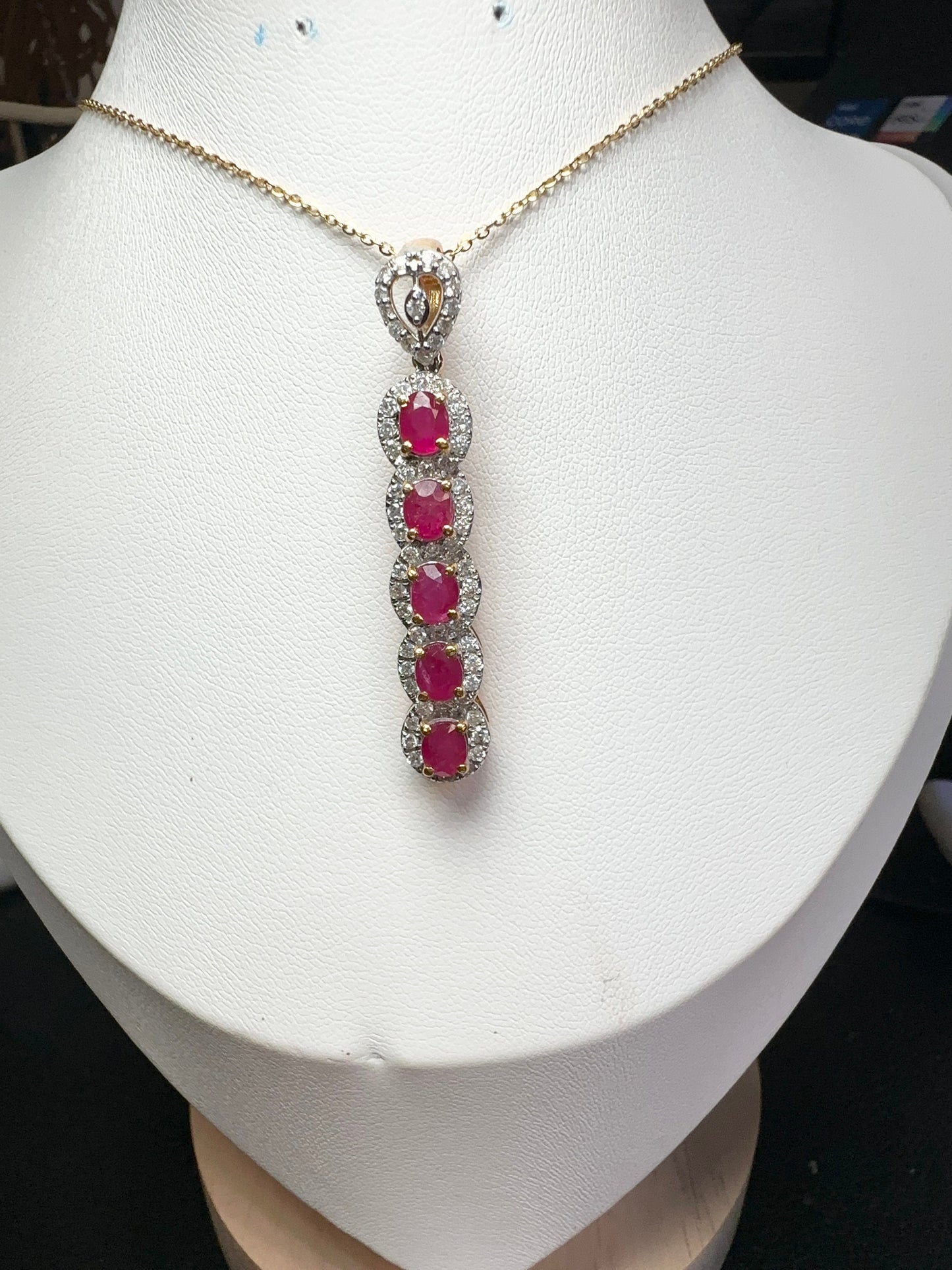 TOTAL 2.67CT Burmese Unheated Rubies and Natural Diamonds pendant in 20K Solid Gold