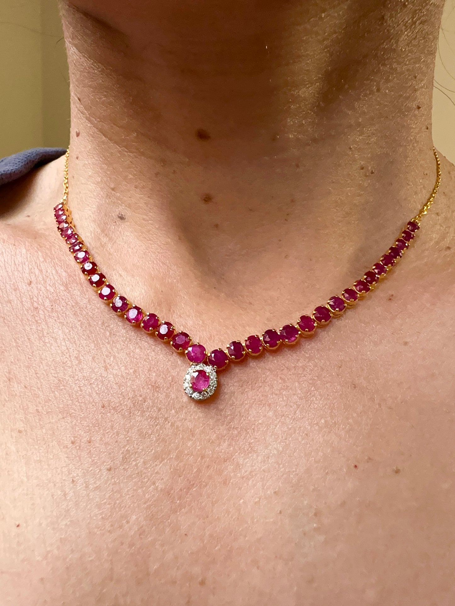 Eternal Red Elegance – Natural Unheated Burmese Ruby, Natural Diamonds & 18K Gold Masterpiece