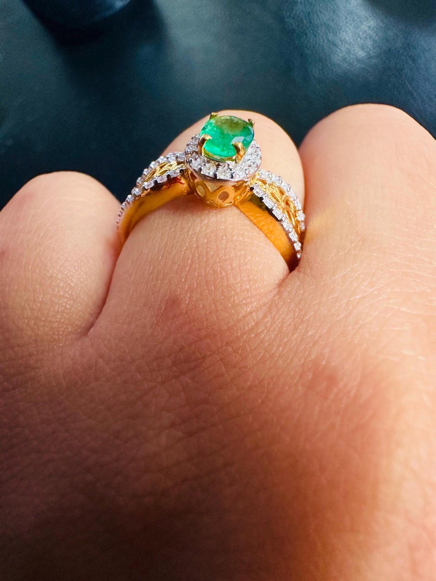 Crystal-clear, high-quality Natural Emerald and Natural Diamonds Ring in 20K Solid Gold