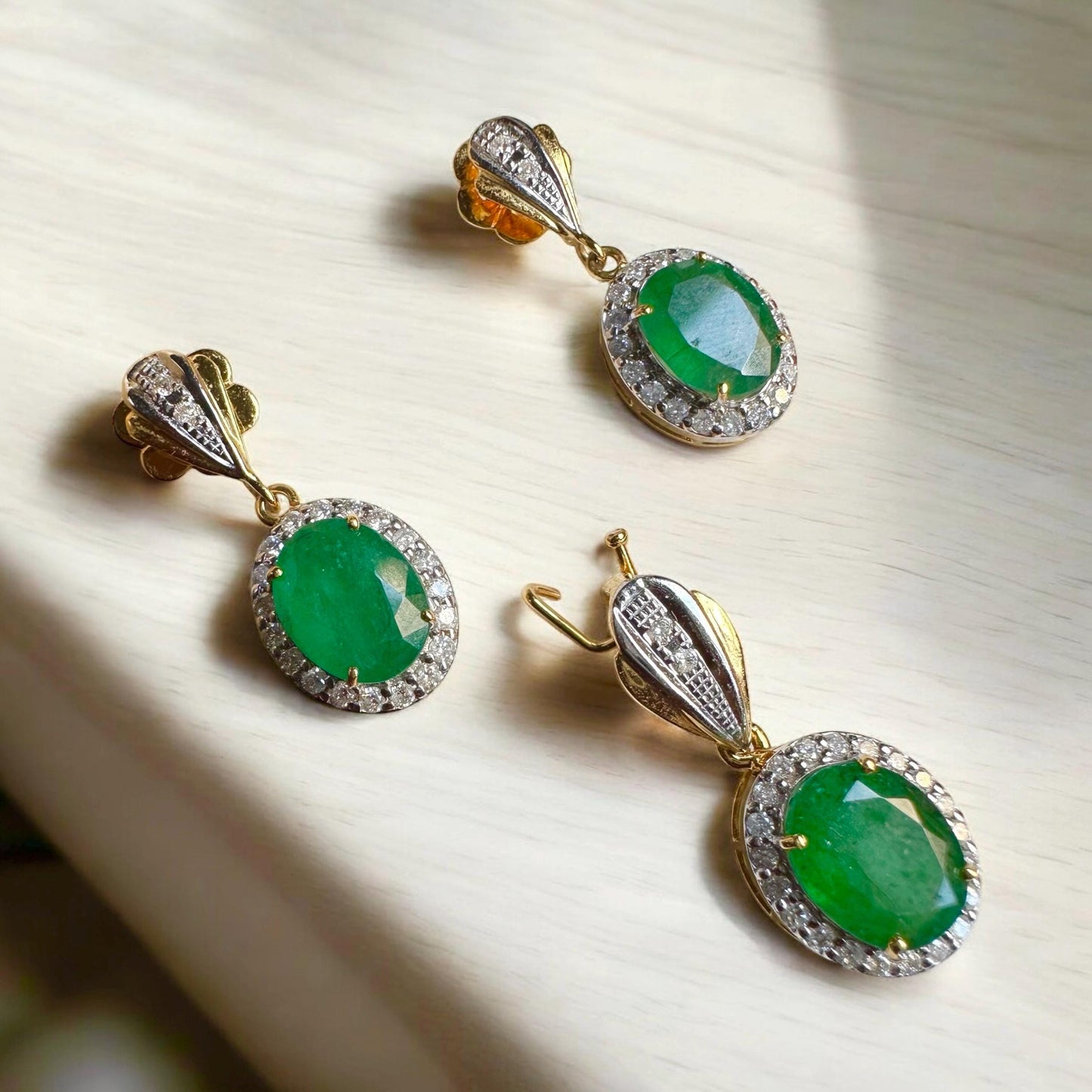 Natural Emerald and Natural Diamonds Earrings and Pendant Set in 20K Solid Gold
