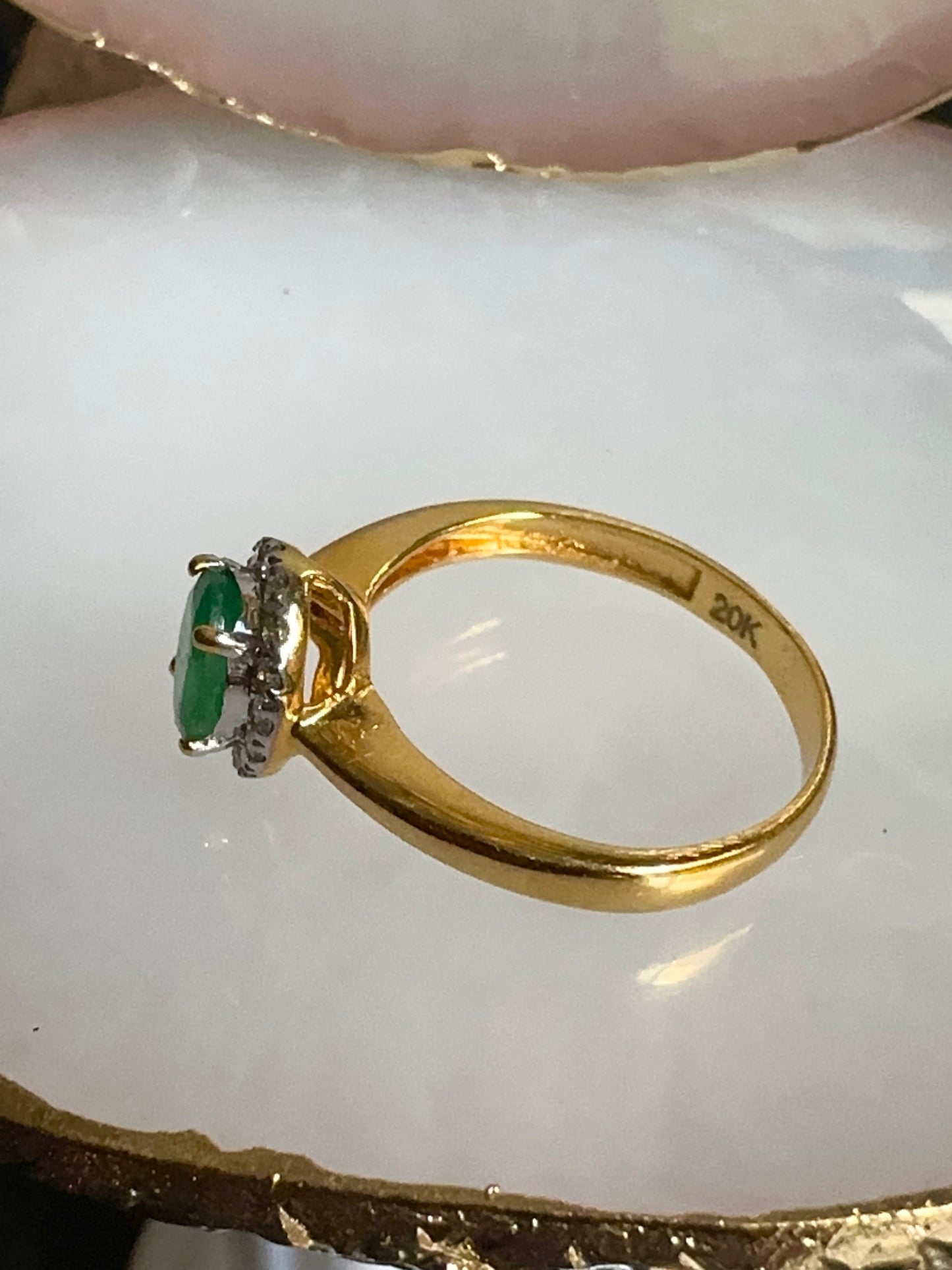 Beautiful Natural Emerald Ring in 20K solid gold, with Natural Diamonds