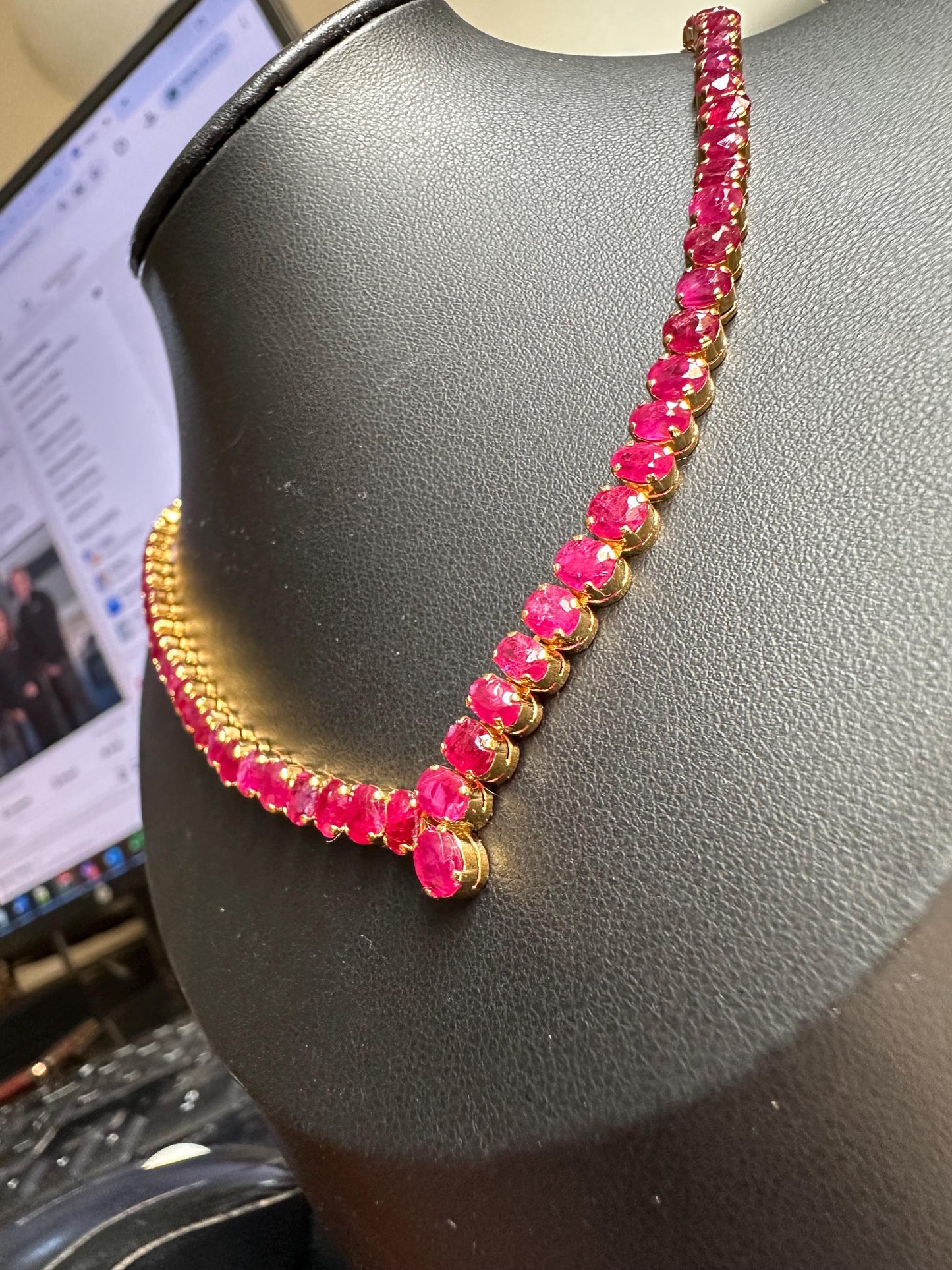 Total estimated 20CT Natural Unheated Burma Ruby necklace/tennis necklace in 20K Gold