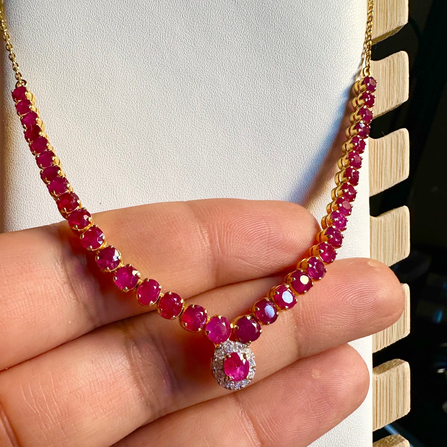 Eternal Red Elegance – Natural Unheated Burmese Ruby, Natural Diamonds & 18K Gold Masterpiece