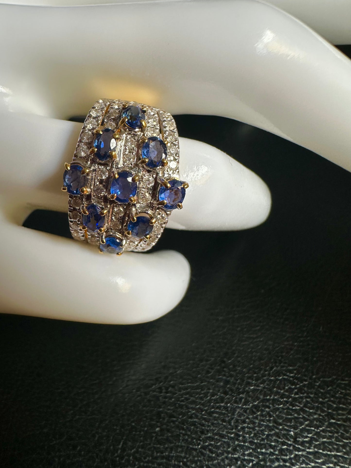Unisex Natural Diamonds and Natural Unheated Sapphires (2CT) Ring in 20K Solid Gold