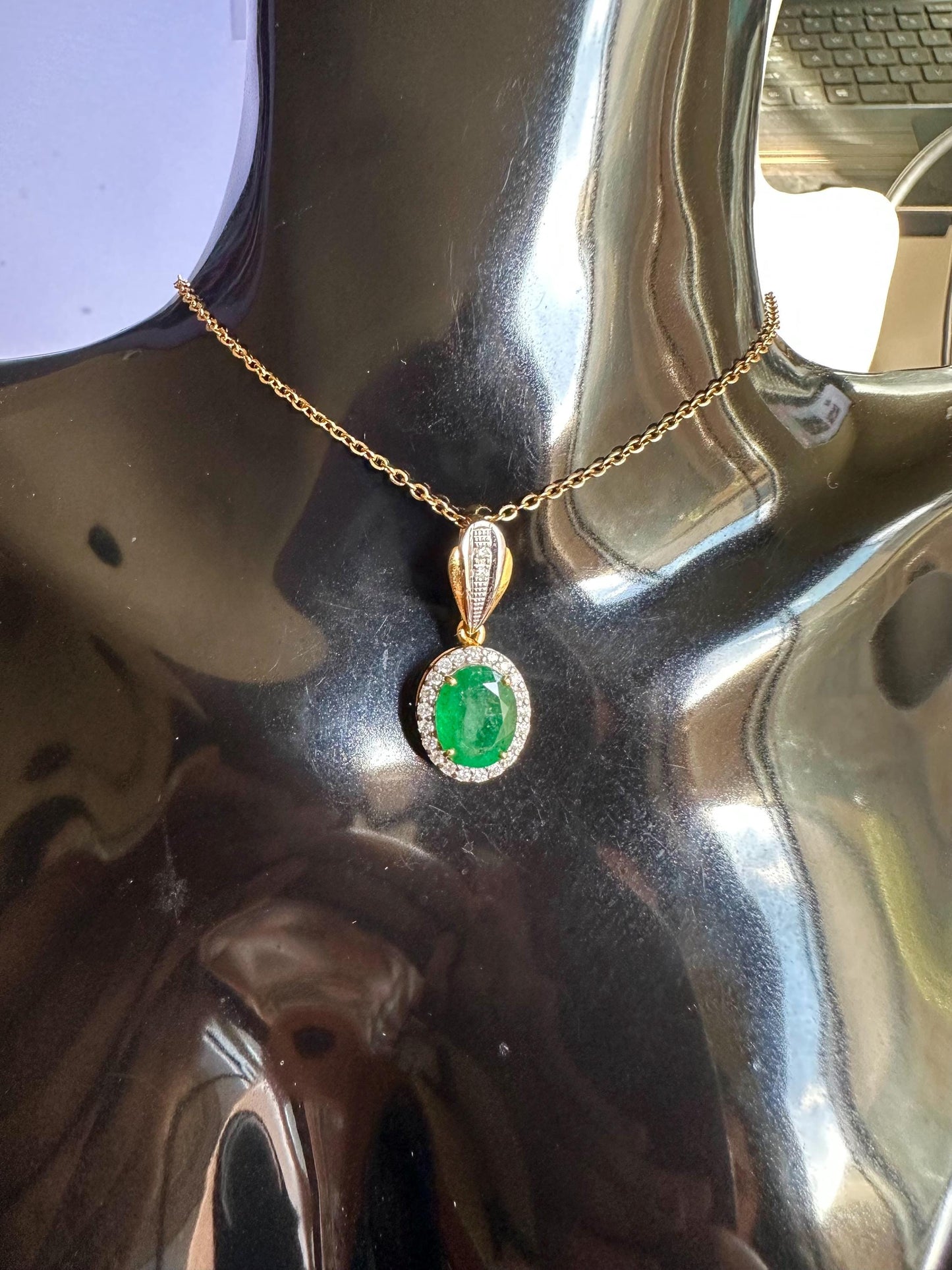 Beautiful Natural Emerald and Natural Diamonds Pendant and Chain in Solid Gold