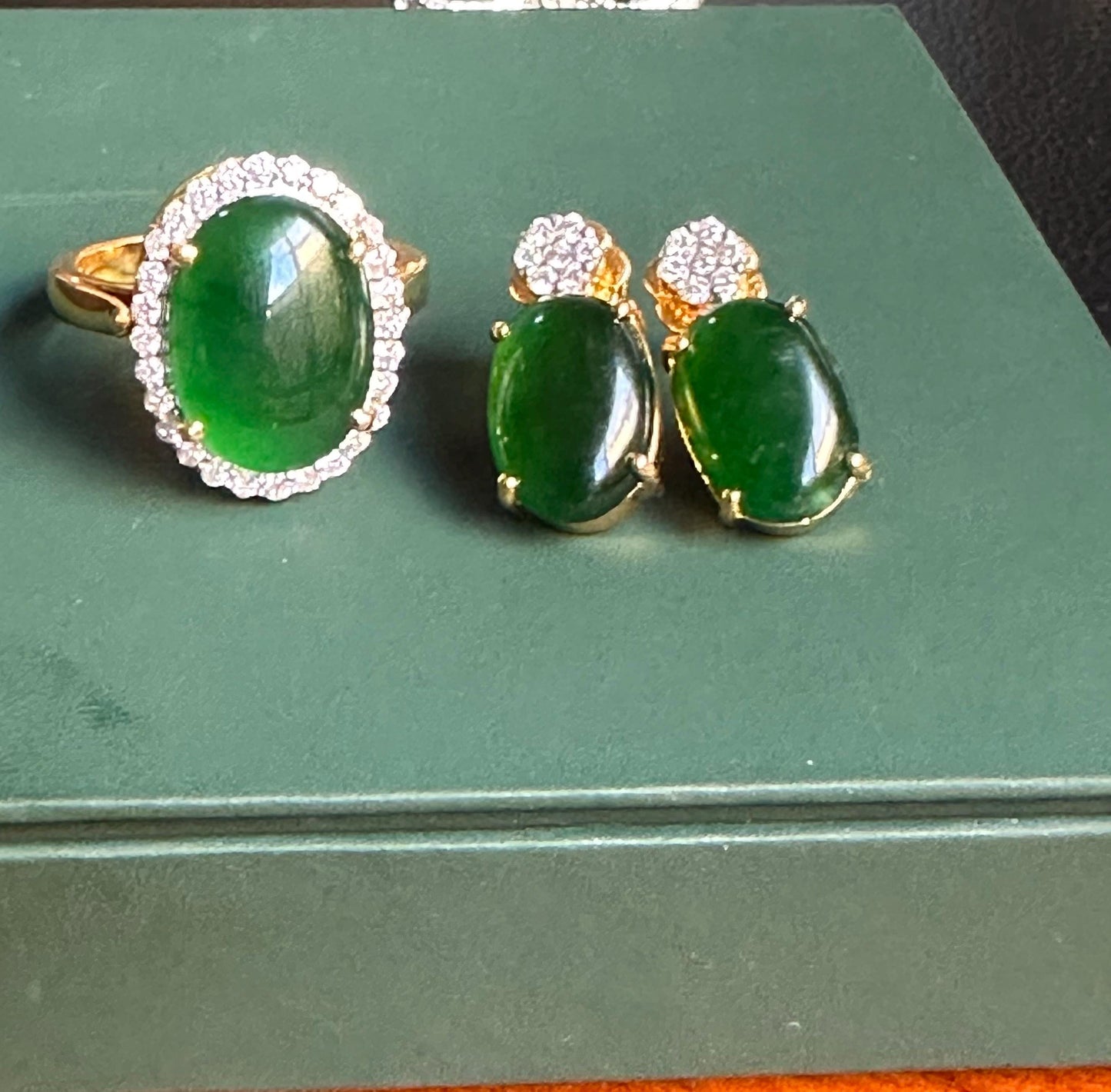 Two way of Pendant or Ring in Natural Unheated Burmese Jadeite Jade(Type A) (6CT) with Natural Diamonds and 18K Solid Gold.