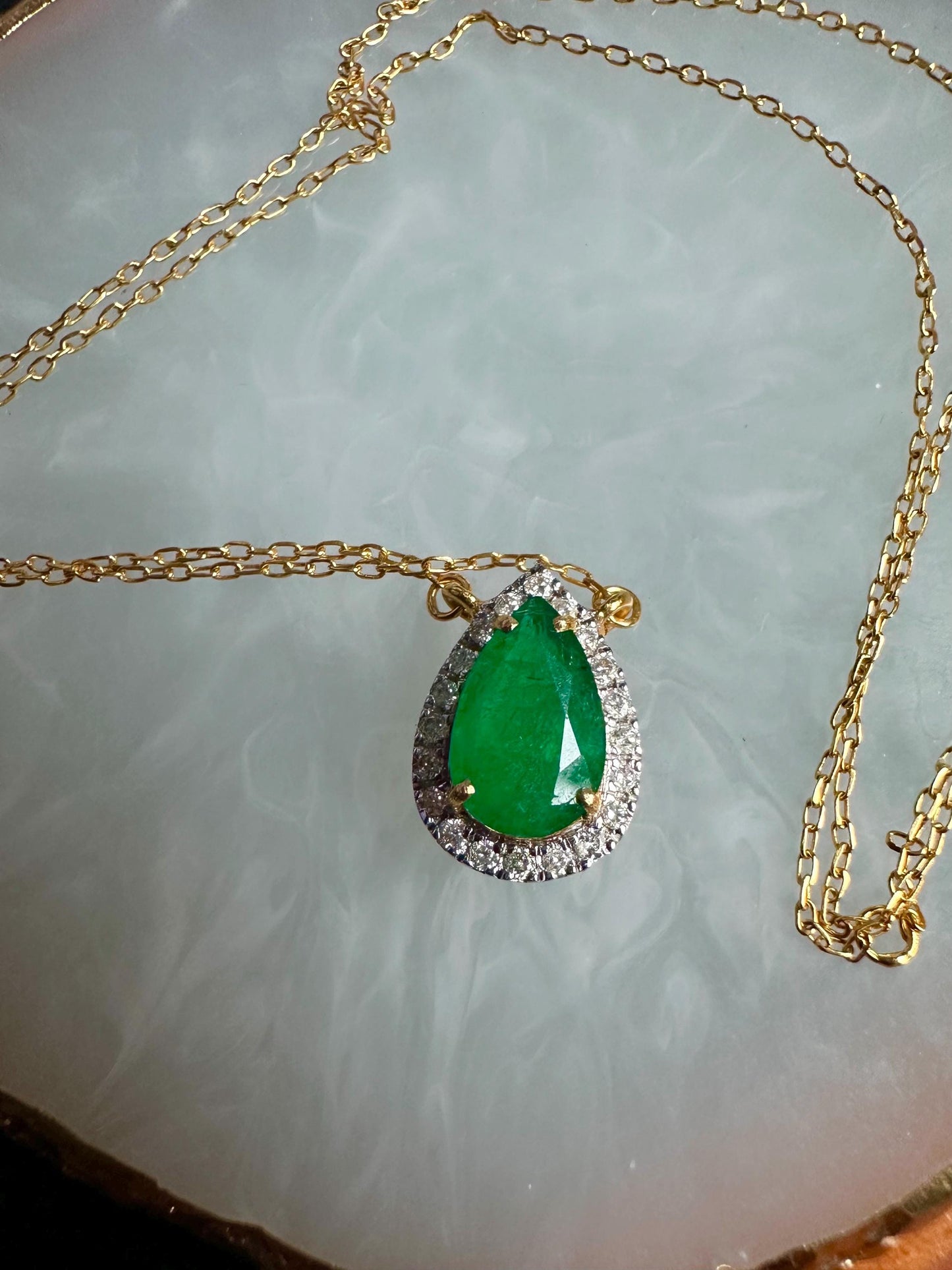 Beautiful Natural Emerald and Natural Diamonds Necklace in 20K Solid Gold Chain