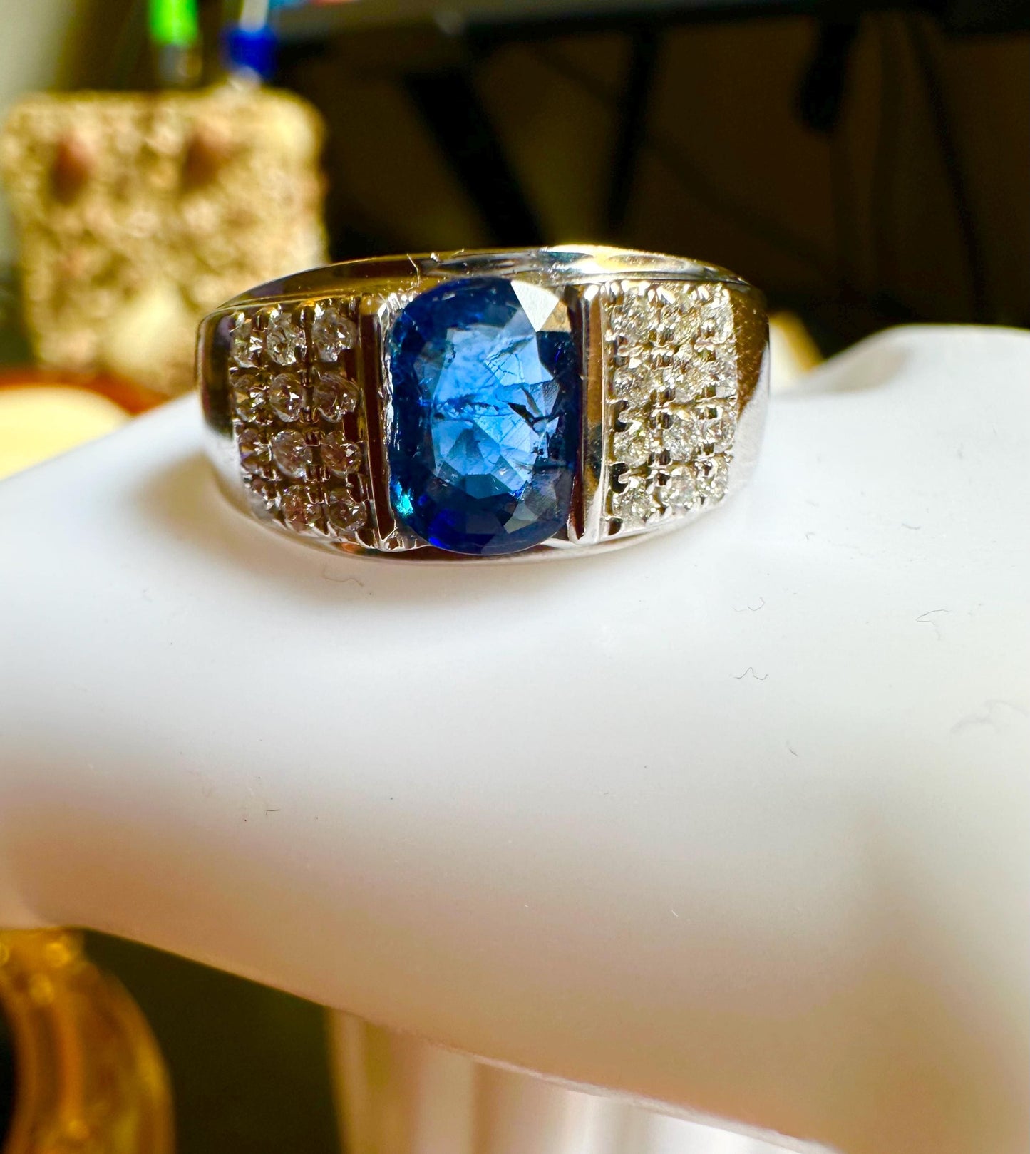 Unisex Natural Unheated Sapphire and Natural Diamond Ring in 18K Solid Gold