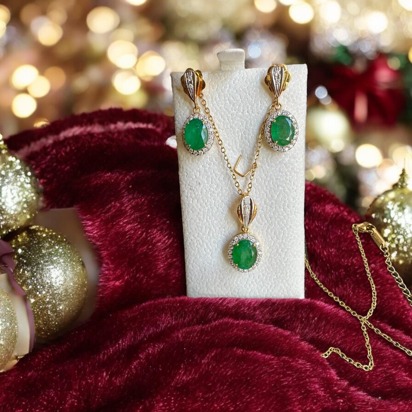 Natural Emerald and Natural Diamonds Earrings and Pendant Set in 20K Solid Gold