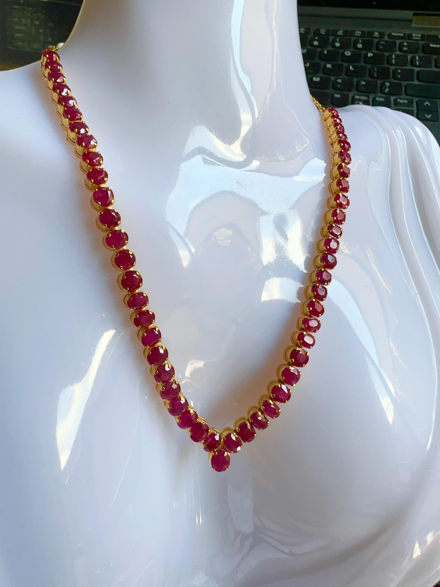 Total estimated 20CT Natural Unheated Burma Ruby necklace/tennis necklace in 20K Gold