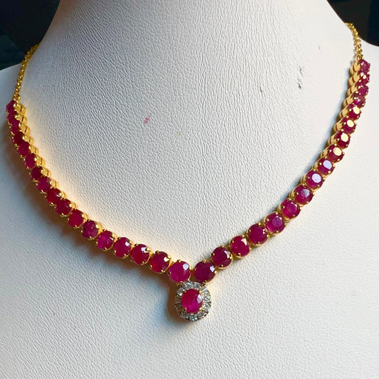 Eternal Red Elegance – Natural Unheated Burmese Ruby, Natural Diamonds & 18K Gold Masterpiece
