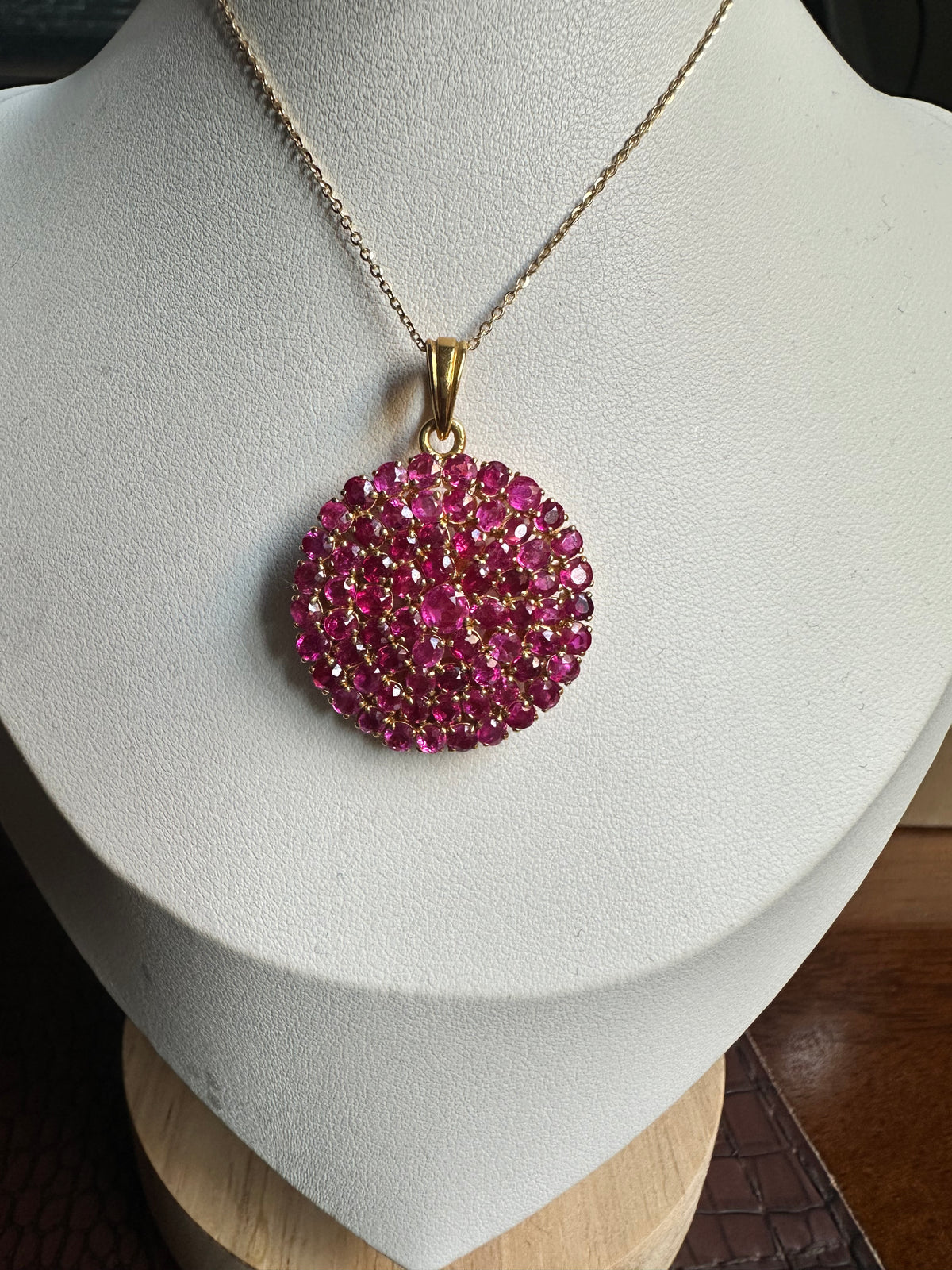 Mogok Ruby Radiance – 9.00CT Natural Unheated Burmese Ruby & 22K Gold Statement Pendant