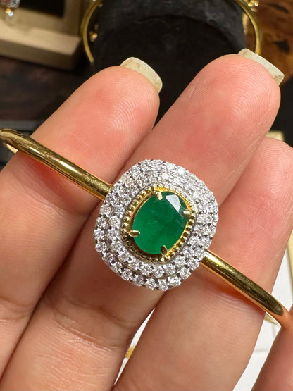 Beautiful Natural Emerald and Natural Diamonds Bangle in 18K Solid Gold.