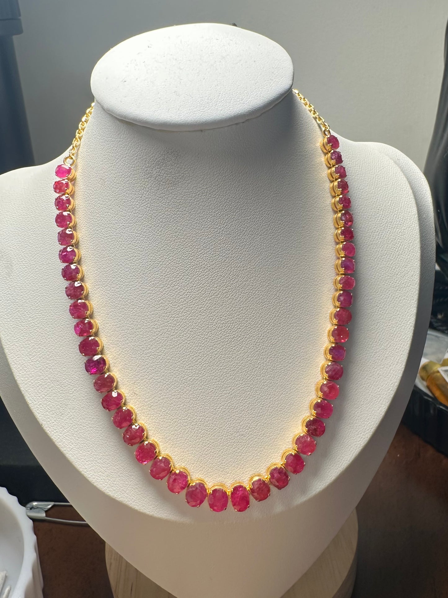 Eternal Red Elegance – Natural Unheated Mogok Burmese Ruby (23CT) & 18K Gold Masterpiece