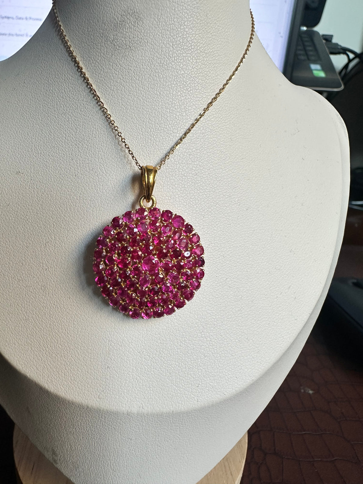 Mogok Ruby Radiance – 9.00CT Natural Unheated Burmese Ruby & 22K Gold Statement Pendant