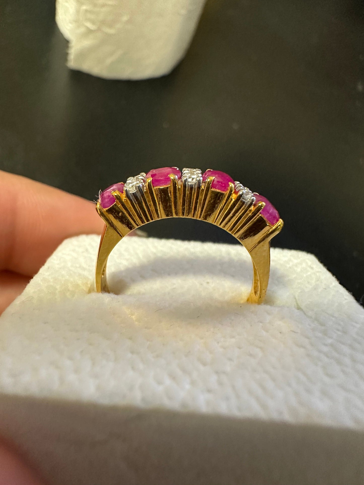Total 2CT of Natural Unheated Burmese Ruby Dimond Ring in 20K Solid Gold