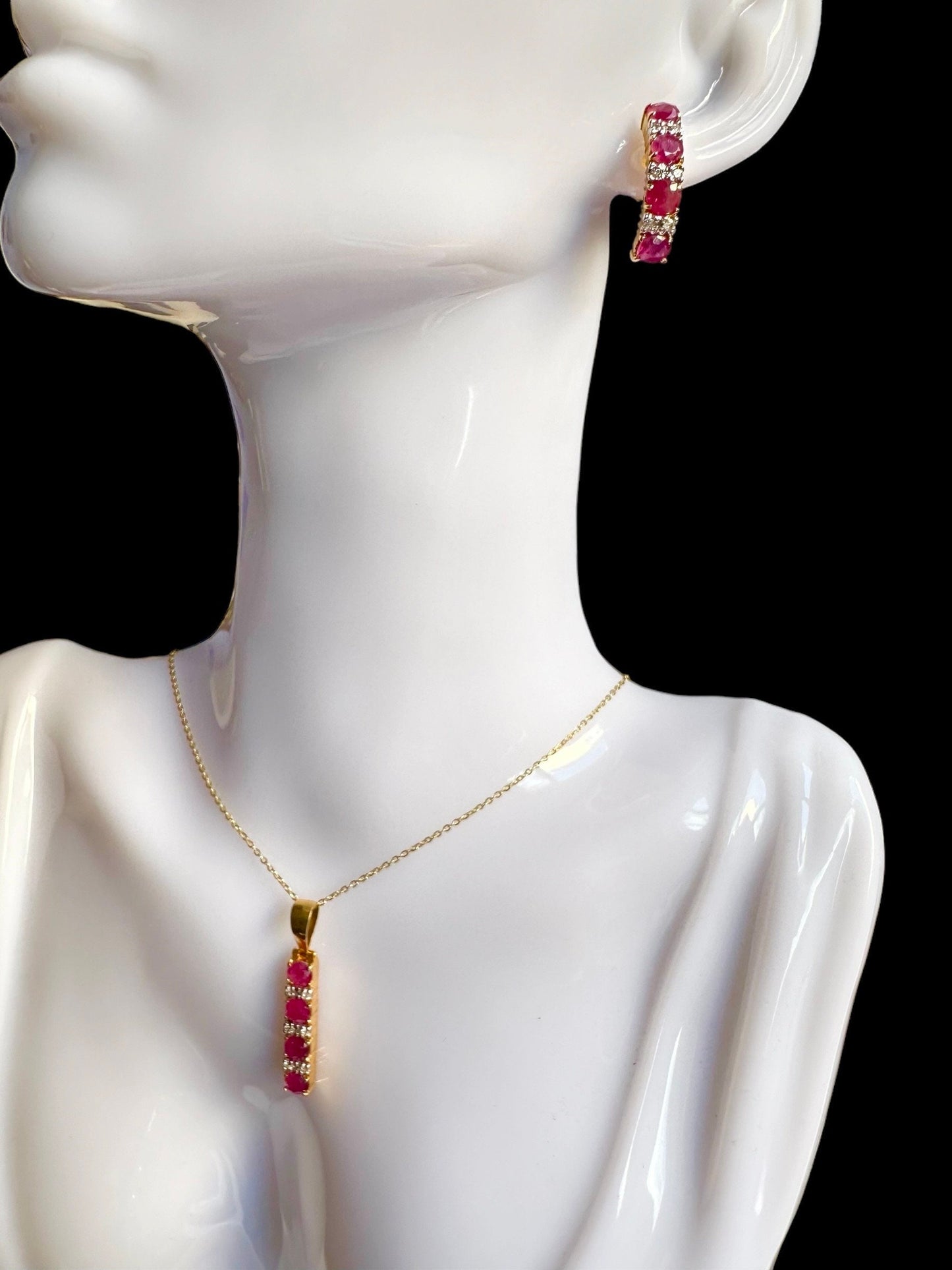 Total 4CT of Natural Unheated Burmese Ruby Dimond Earring & Total 2.50CT of NUB Ruby Diamonds Pendant Set