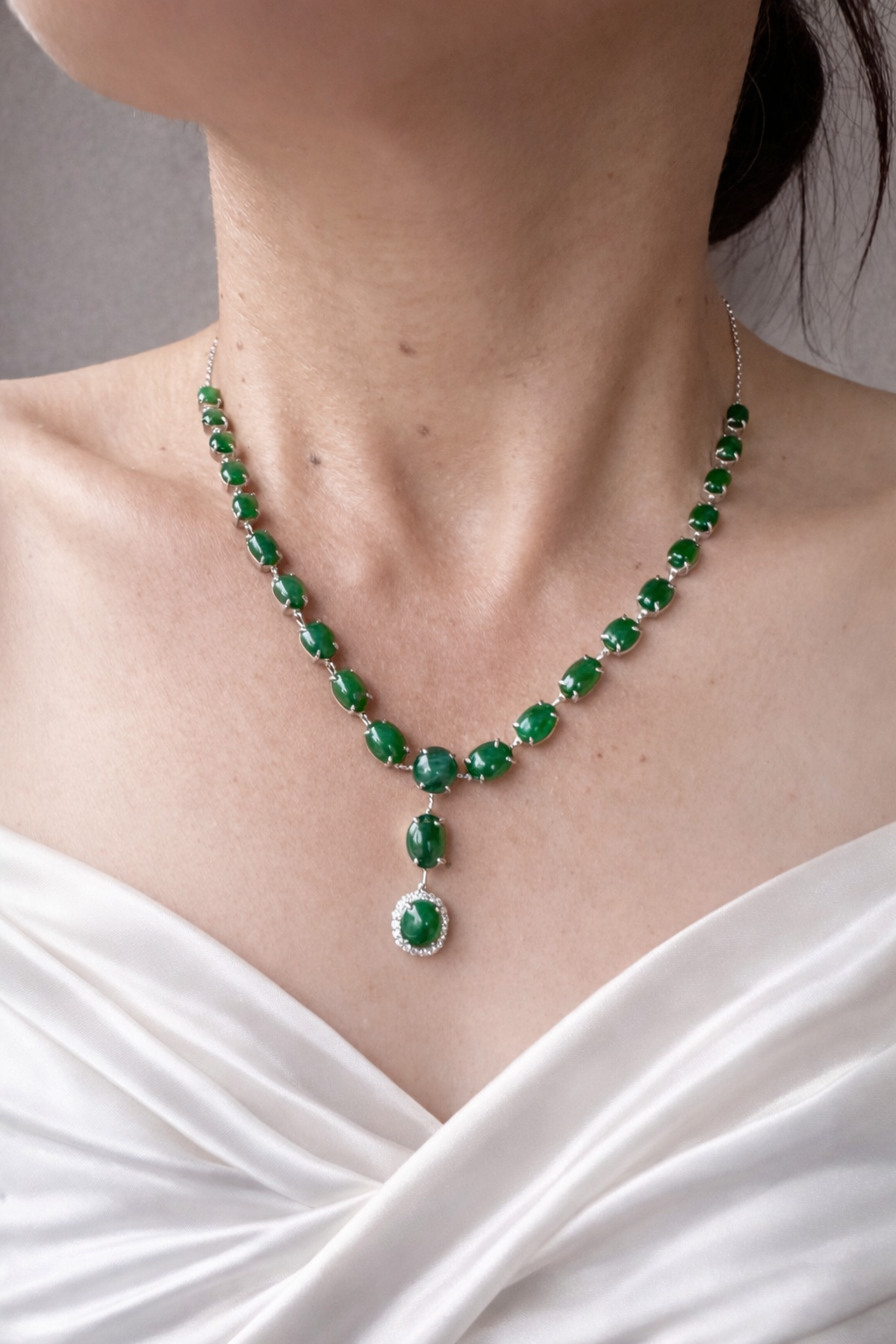 Natural Burmese Jadeite Jade (18.8CT) and Natural Diamonds Necklace in Solid Gold