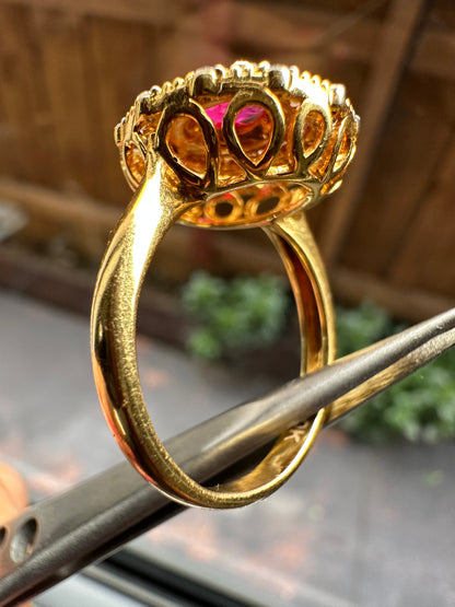 A fine Natural Unheated Burmese Ruby and 20K Solid gold with exceptional craftsmanship