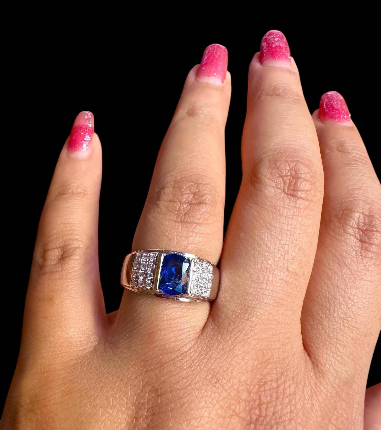Unisex Natural Unheated  Sapphire and Natural Diamond Ring in 18K Solid Gold