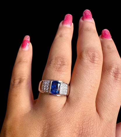 Unisex Natural Unheated  Sapphire and Natural Diamond Ring in 18K Solid Gold