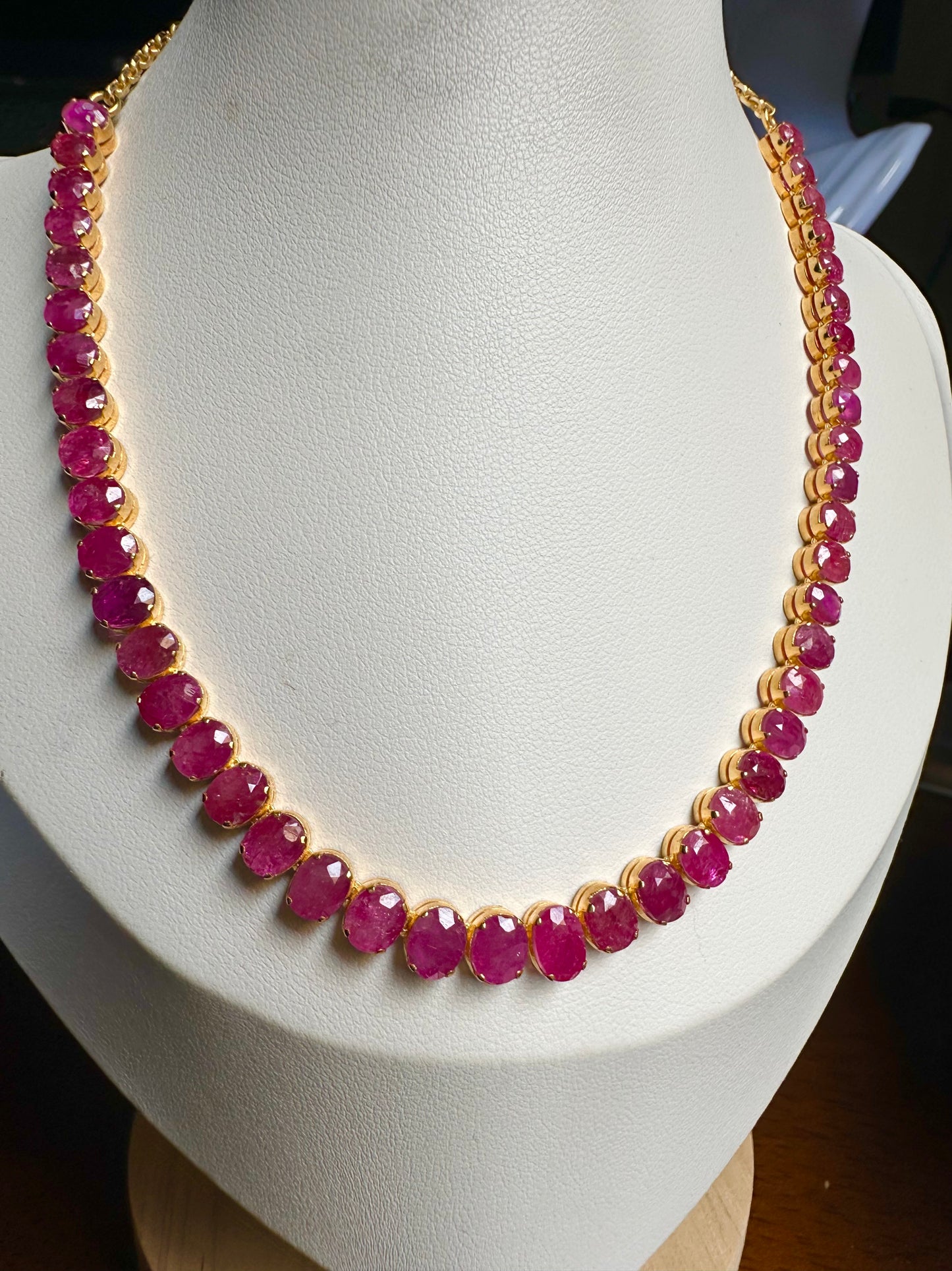 Eternal Red Elegance – Natural Unheated Mogok Burmese Ruby (23CT) & 18K Gold Masterpiece