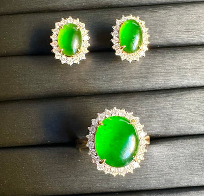 Diana-Style Ring - Natural Unheated Burmese Jadeite Jade (Type A) with Natural Diamonds in 18K Solid Gold.