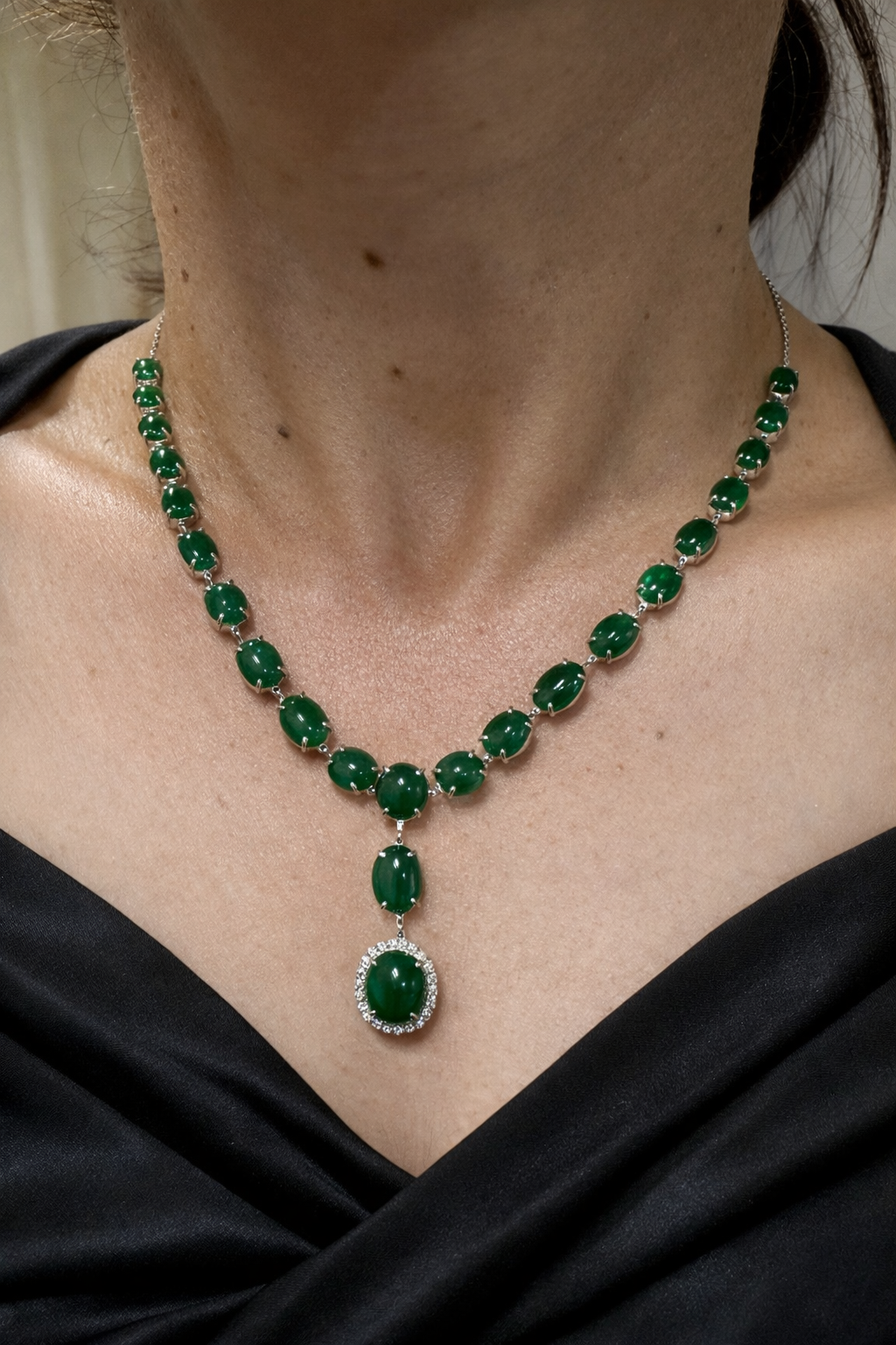 Natural Burmese Jadeite Jade (18.8CT) and Natural Diamonds Necklace in Solid Gold