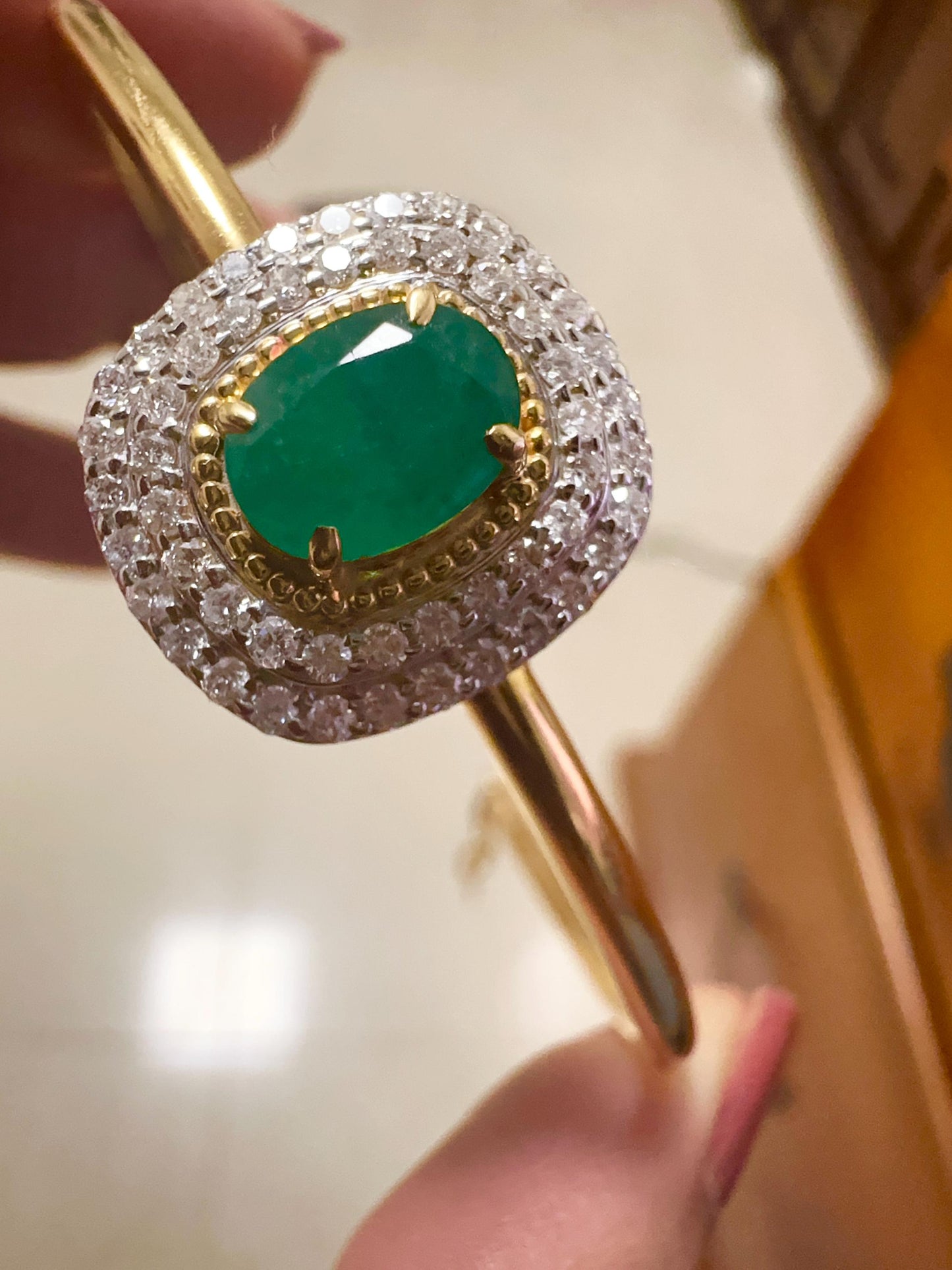 Beautiful Natural Emerald and Natural Diamonds Bangle in 18K Solid Gold.